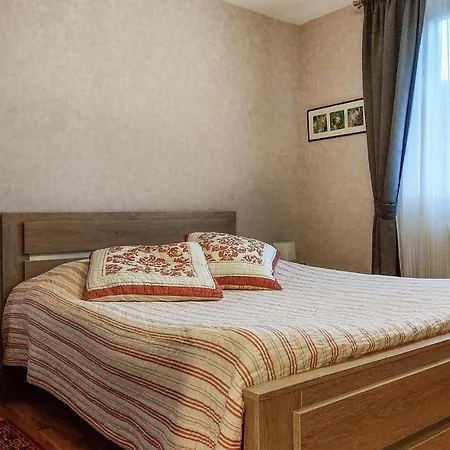 3 Bedroom Stunning In *